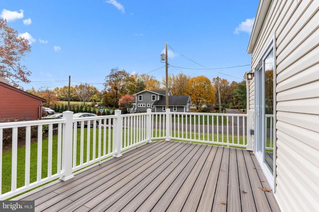 100 E ENDFIELD RD, Feasterville Trevose, PA 19053