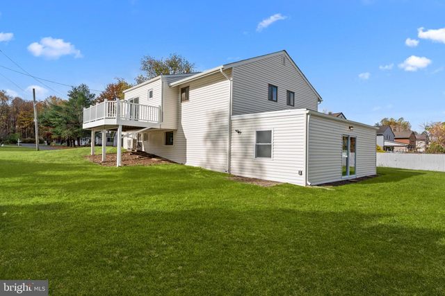 100 E ENDFIELD RD, Feasterville Trevose, PA 19053