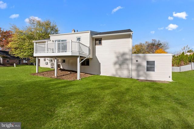 100 E ENDFIELD RD, Feasterville Trevose, PA 19053