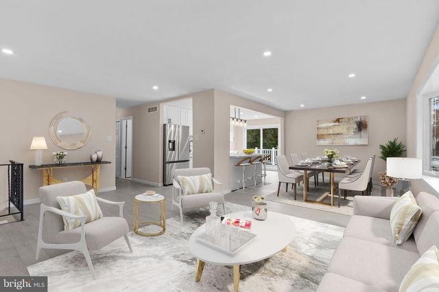 100 E ENDFIELD RD, Feasterville Trevose, PA 19053