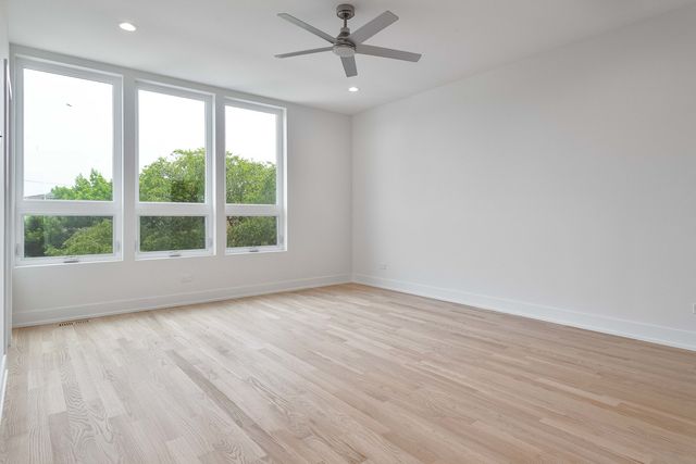 3516 N Central Avenue, Chicago, IL 60634