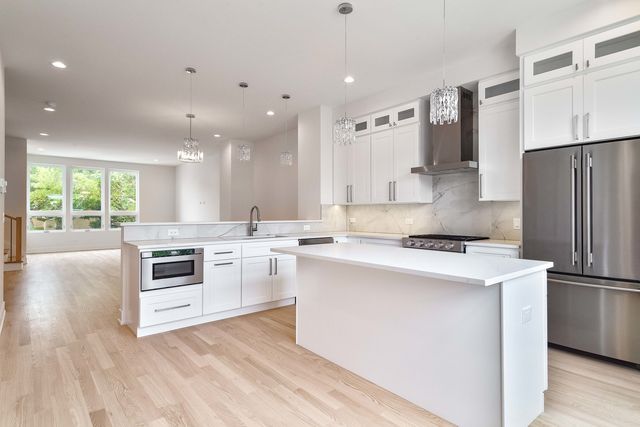 3516 N Central Avenue, Chicago, IL 60634