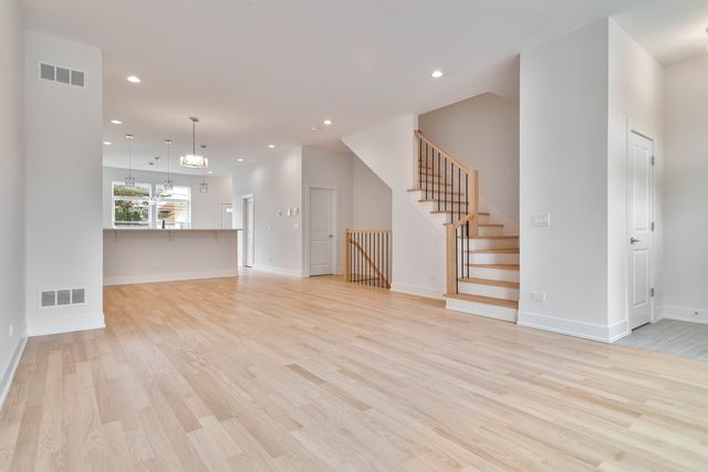 3516 N Central Avenue, Chicago, IL 60634