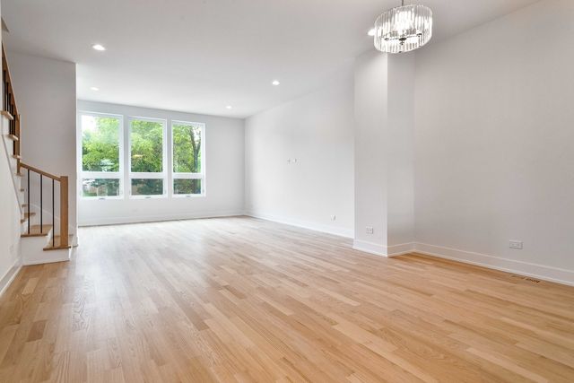 3516 N Central Avenue, Chicago, IL 60634