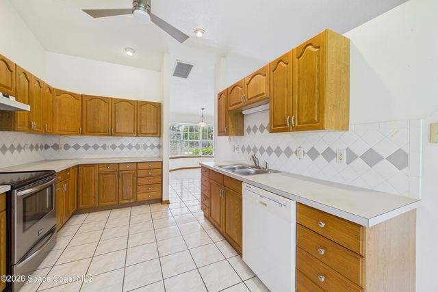 470 Golden Dove Avenue NE, Palm Bay, FL 32907