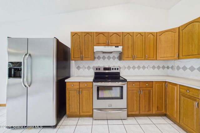 470 Golden Dove Avenue NE, Palm Bay, FL 32907