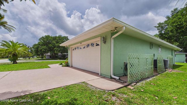 470 Golden Dove Avenue NE, Palm Bay, FL 32907