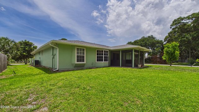 470 Golden Dove Avenue NE, Palm Bay, FL 32907