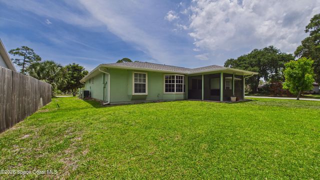 470 Golden Dove Avenue NE, Palm Bay, FL 32907