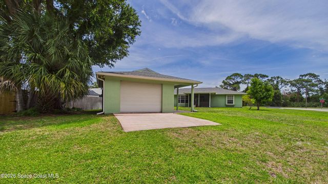 470 Golden Dove Avenue NE, Palm Bay, FL 32907