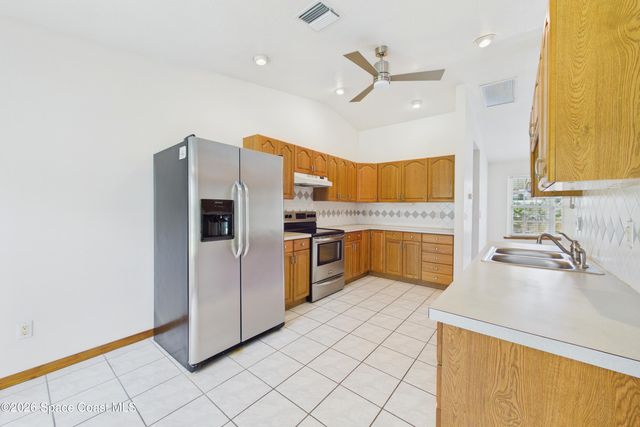 470 Golden Dove Avenue NE, Palm Bay, FL 32907