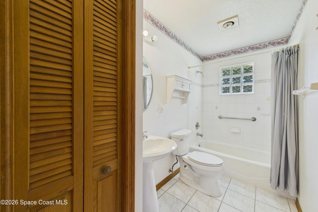 470 Golden Dove Avenue NE, Palm Bay, FL 32907