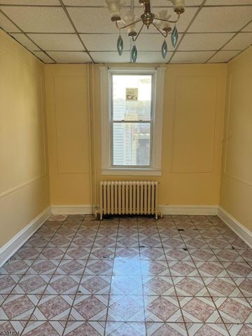 80 Mcadoo Ave 2, Jersey City, NJ 07305