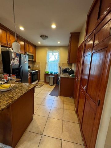 80 Mcadoo Ave 2, Jersey City, NJ 07305