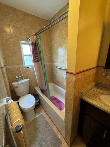 80 Mcadoo Ave 2, Jersey City, NJ 07305