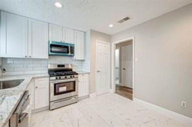 6802 Glenray Drive, Houston, TX 77084