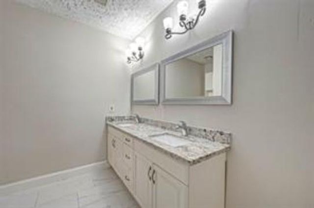 6802 Glenray Drive, Houston, TX 77084