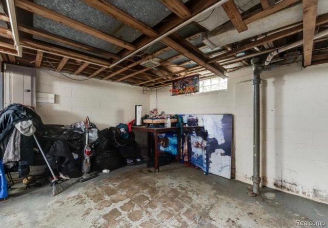 10023 Artesian, Detroit, MI 48228