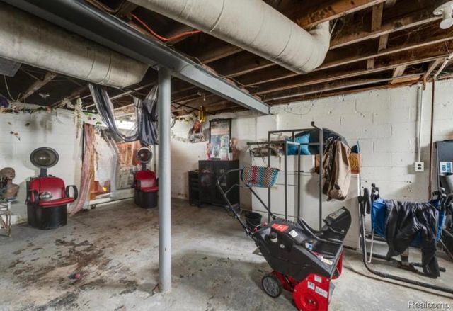 10023 Artesian, Detroit, MI 48228