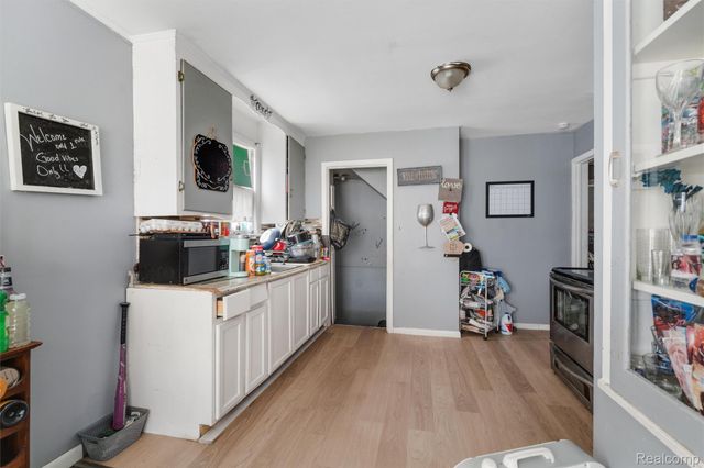 10023 Artesian, Detroit, MI 48228