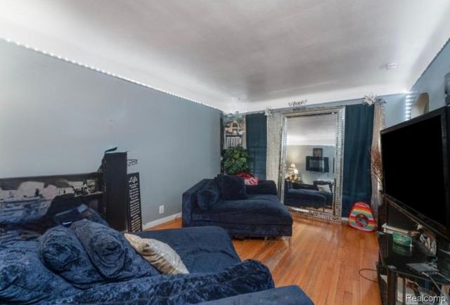 10023 Artesian, Detroit, MI 48228