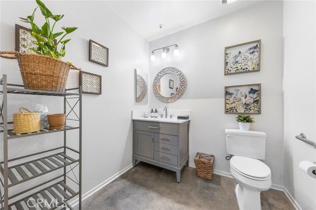 210 N Spurgeon Street, Santa Ana, CA 92701