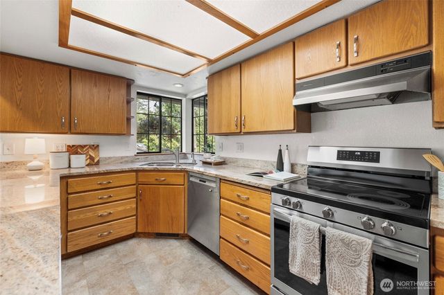 511 Kloshe Way, La Conner, WA 98257