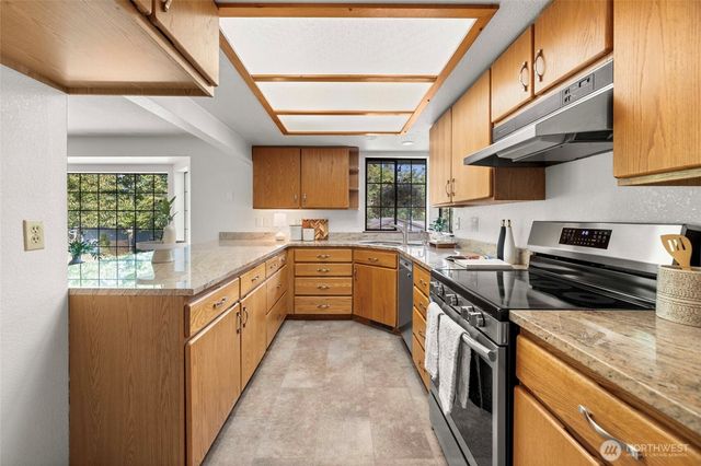 511 Kloshe Way, La Conner, WA 98257