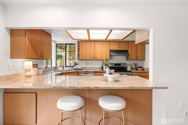 511 Kloshe Way, La Conner, WA 98257