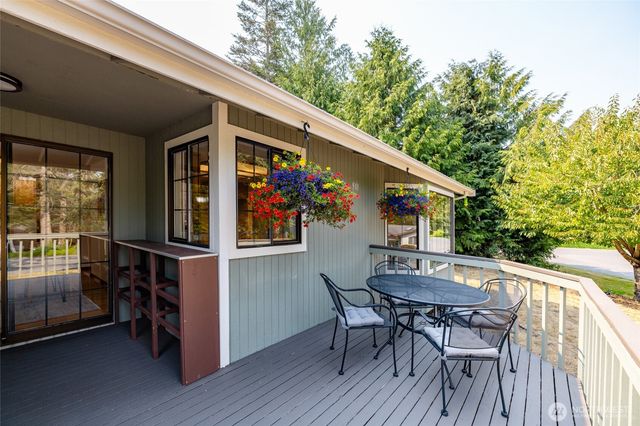 511 Kloshe Way, La Conner, WA 98257