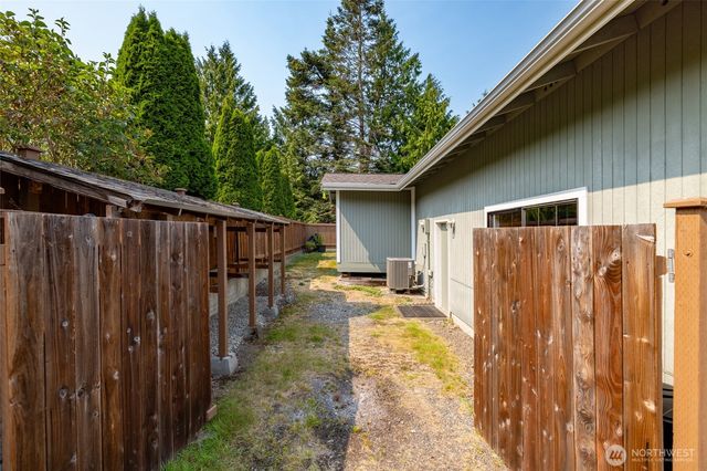 511 Kloshe Way, La Conner, WA 98257