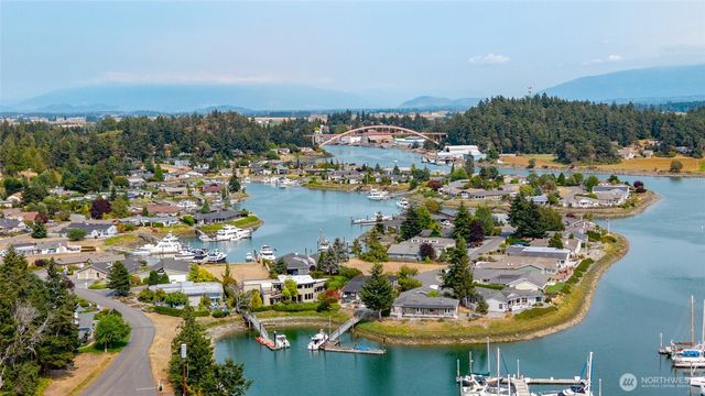 511 Kloshe Way, La Conner, WA 98257