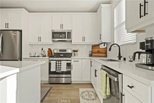 30295 Singer Ln, Menifee, CA 92584