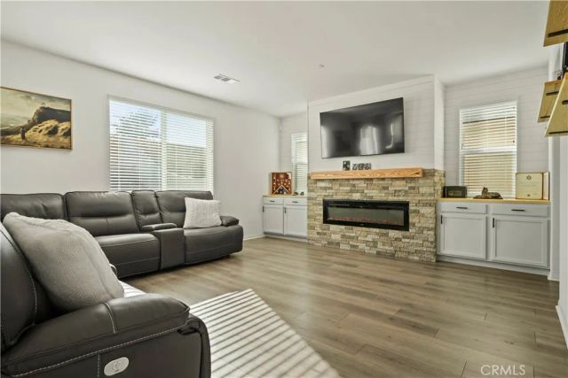 30295 Singer Ln, Menifee, CA 92584