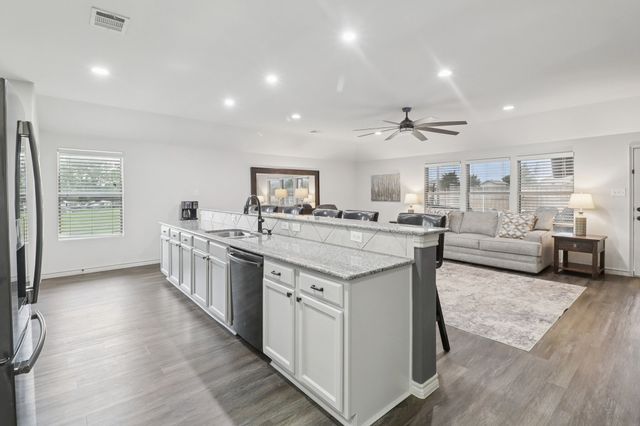 202 Southview Drive, Fate, TX 75189