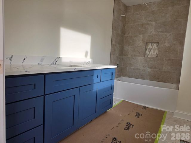 1820 N Hewitt Avenue, Newton, NC 28658