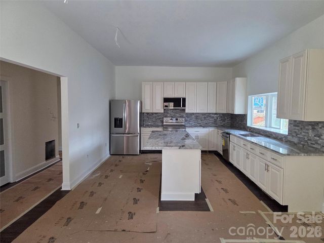 1820 N Hewitt Avenue, Newton, NC 28658