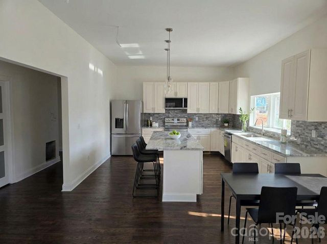 1820 N Hewitt Avenue, Newton, NC 28658