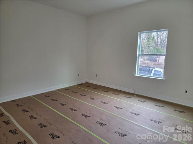 1820 N Hewitt Avenue, Newton, NC 28658