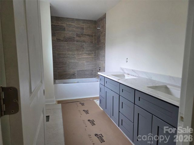 1820 N Hewitt Avenue, Newton, NC 28658