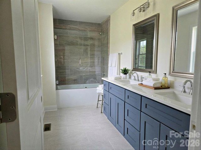 1820 N Hewitt Avenue, Newton, NC 28658