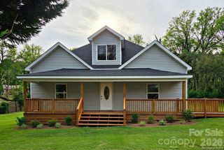 1820 N Hewitt Avenue, Newton, NC 28658