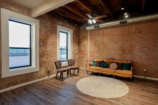 210 E Washington Avenue C, Navasota, TX 77868