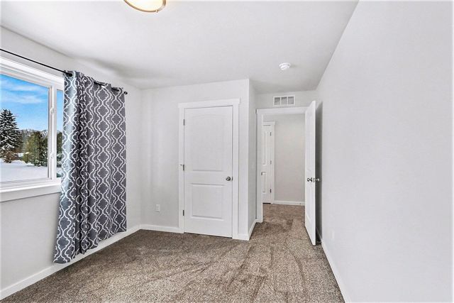 75603 Ridgeway Drive, Lawton, MI 49065