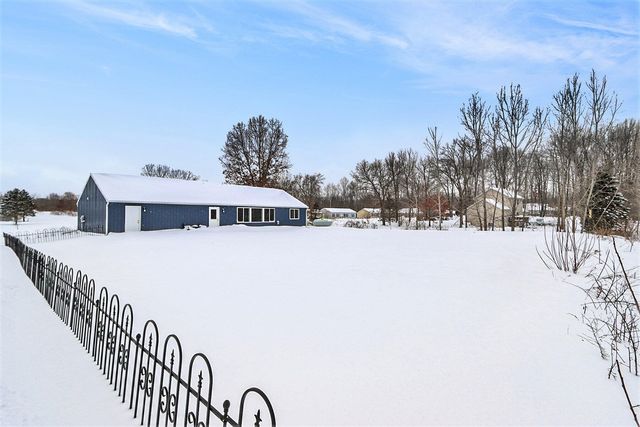 75603 Ridgeway Drive, Lawton, MI 49065