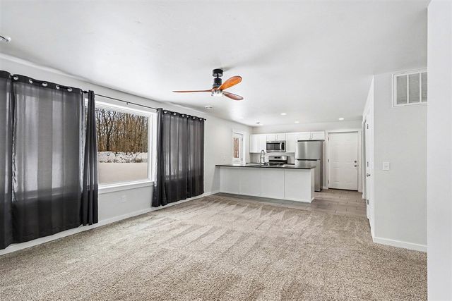 75603 Ridgeway Drive, Lawton, MI 49065