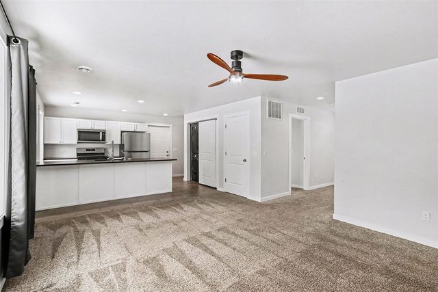 75603 Ridgeway Drive, Lawton, MI 49065