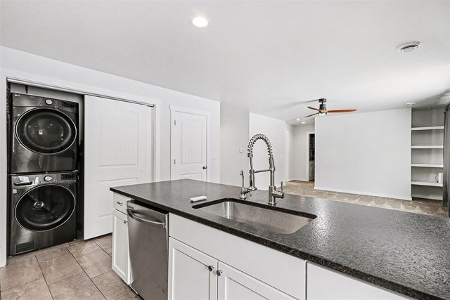 75603 Ridgeway Drive, Lawton, MI 49065