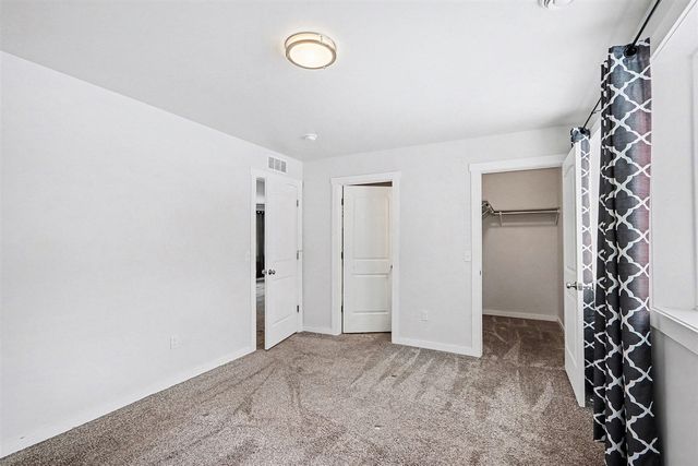 75603 Ridgeway Drive, Lawton, MI 49065