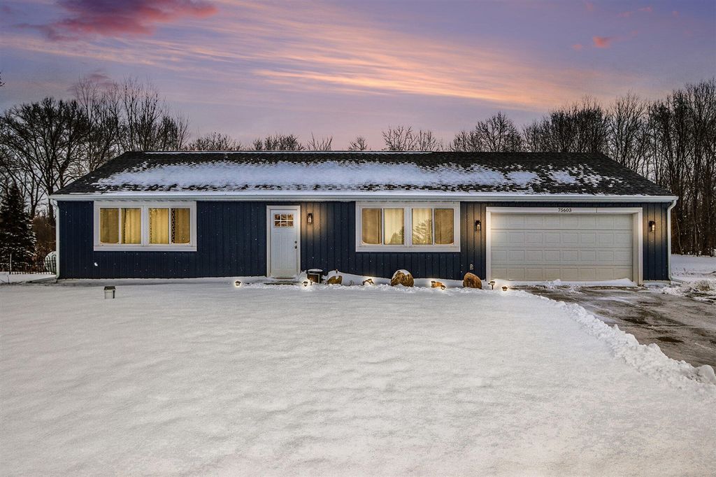 75603 Ridgeway Drive, Lawton, MI 49065